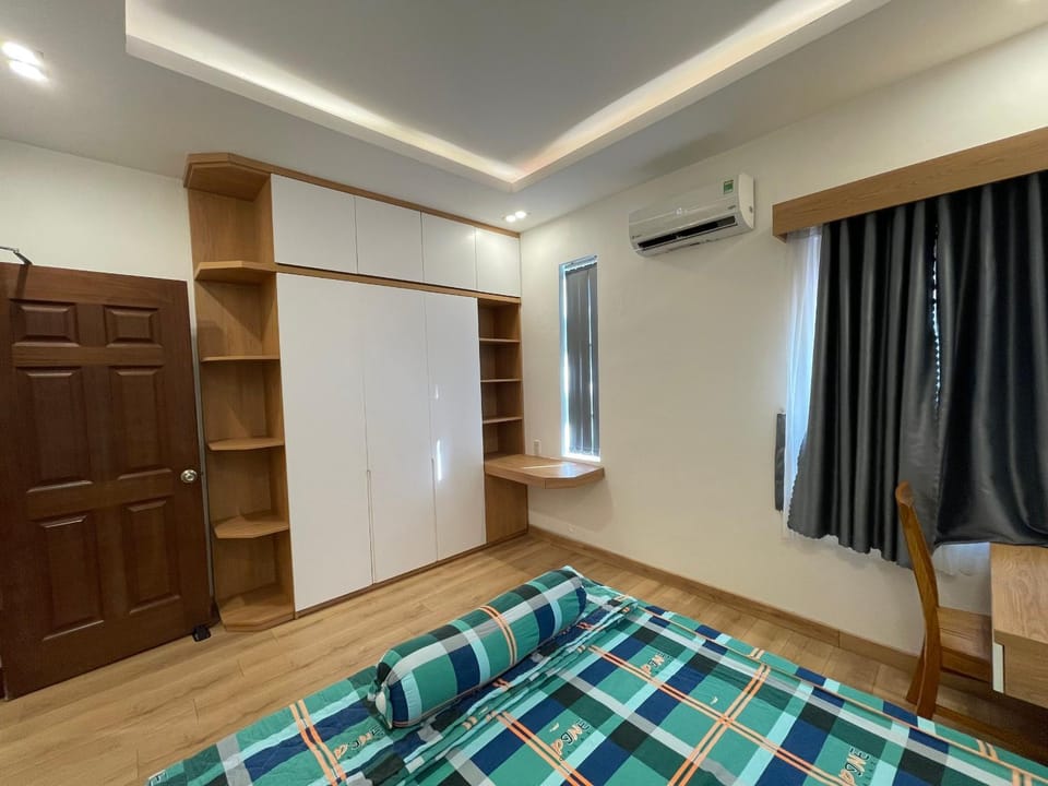 Bed, Photo of the whole room, Bedroom, wardrobe, air conditioner