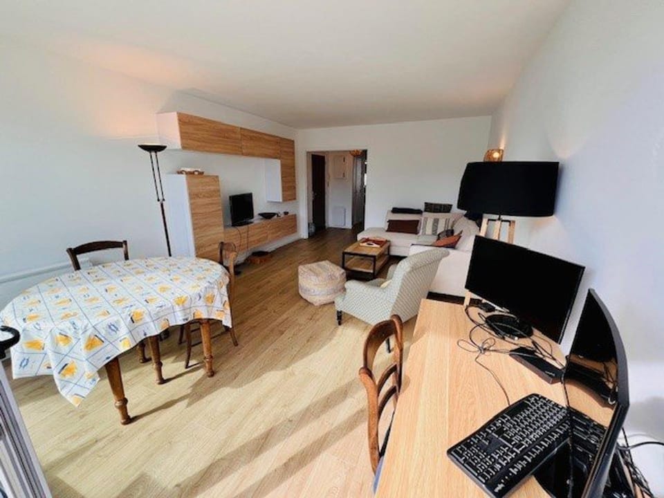 Appartement rénové centre-ville Quiberon - 65m² pour 4 pers avec balcon et parking - FR-1-478-271 Apartment in Quiberon