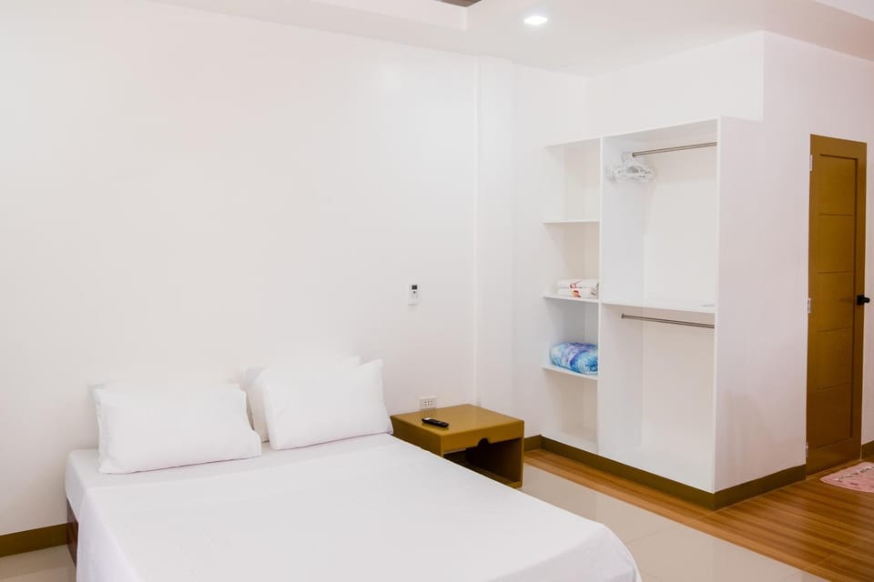 E & C TOURIST INN Apartment in Dumaguete