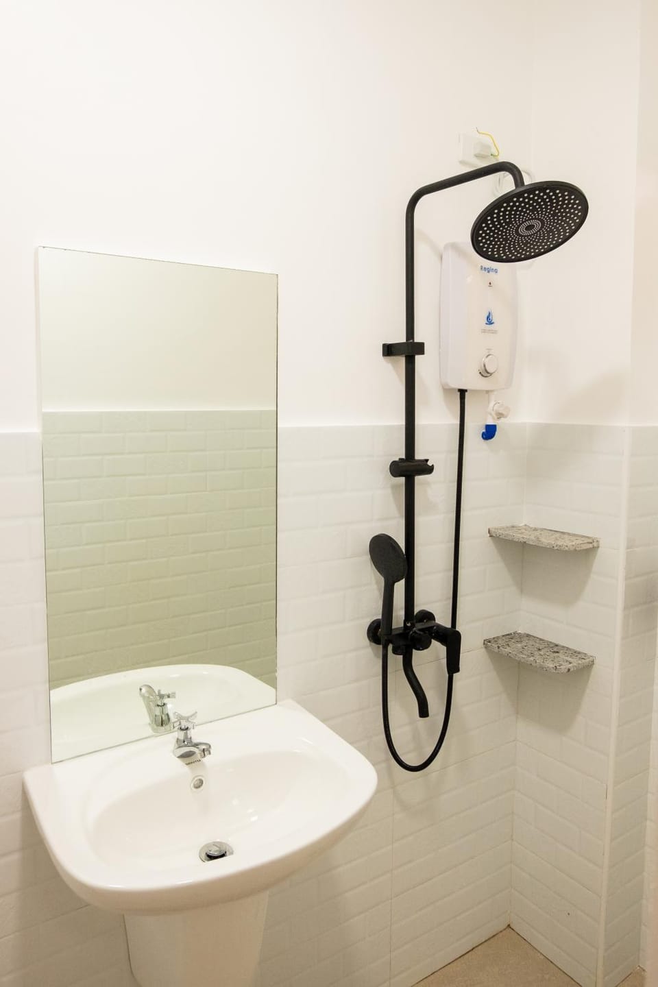 E & C TOURIST INN Apartment in Dumaguete