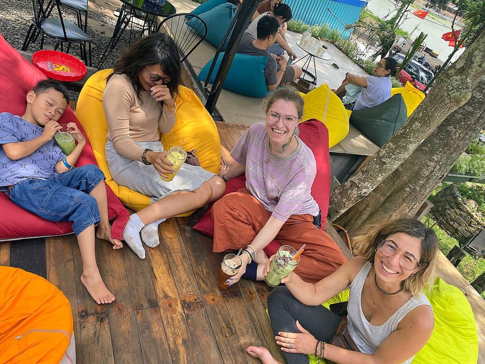 Drinks, group of guests