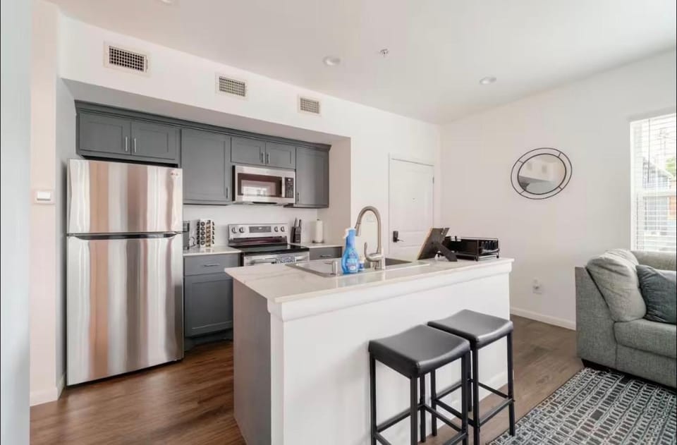 Velouté Valor - 1BD Near Med Center & Museum District Apartment in Houston