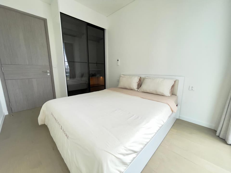 The Opera Residence Luxury Furnished Apartment-The Metropole Thu Thiem Apartment in Ho Chi Minh City