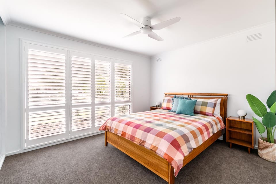 "Julies"-Big fenced yard, nearby beach, Pet friendly House in Ocean Grove