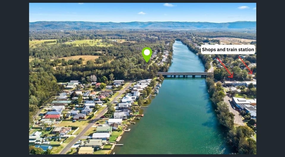 Lake view, Location