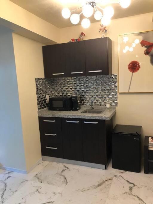 Stylish Apartment in Koreatown! Central Location!! Apartment in San Fernando Valley