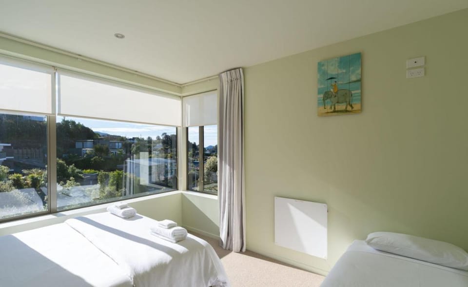 Elevated Views Little Kaiteriteri House in Tasman District, Tasman, New Zealand