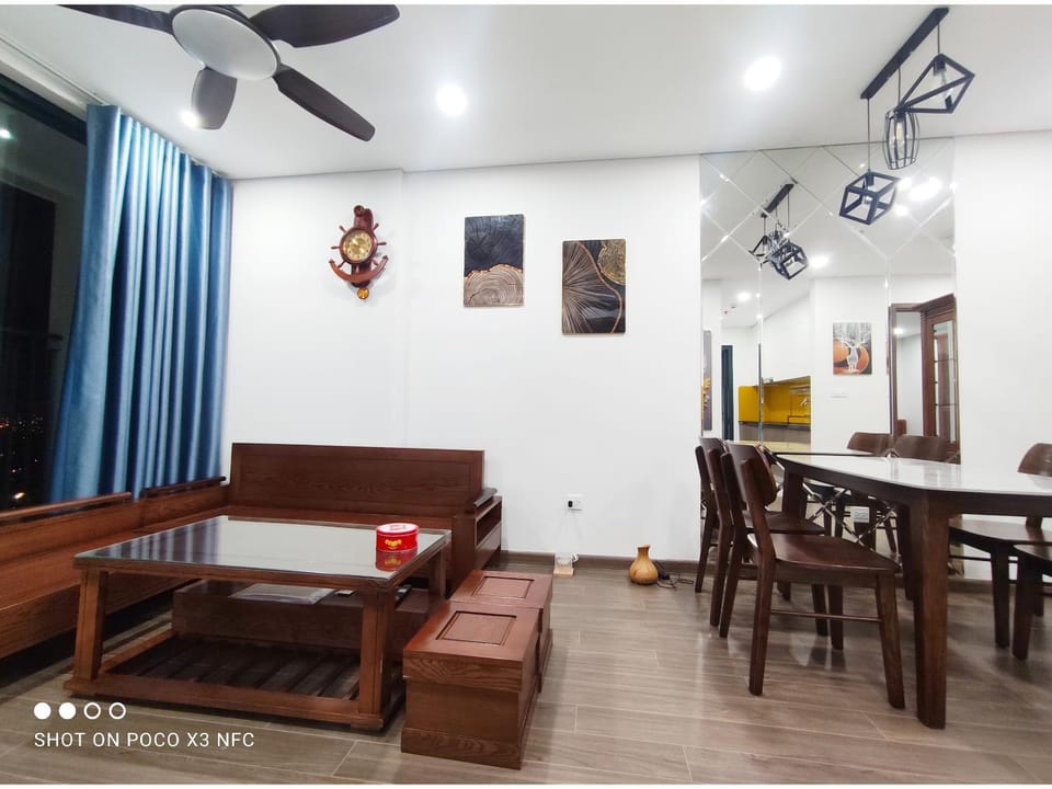 Living room, Dining area, fireplace