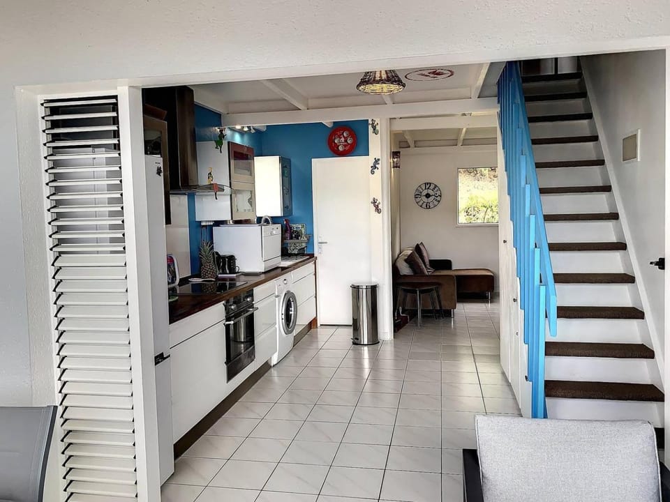 Kitchen or kitchenette, Living room, Seating area