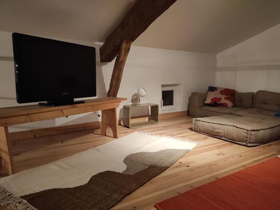 ✰Chaleureuse Quercynoise avec piscine & jolie vue✰ Villa in Occitanie