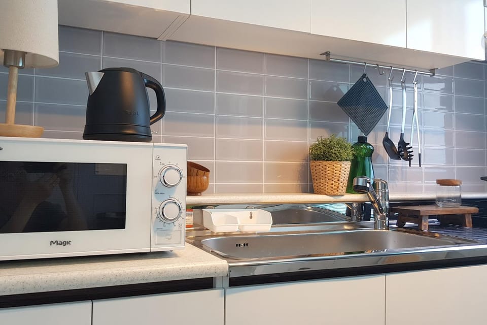 Kitchen or kitchenette, Decorative detail, Decorative detail, microwave, kitchen, kitchen