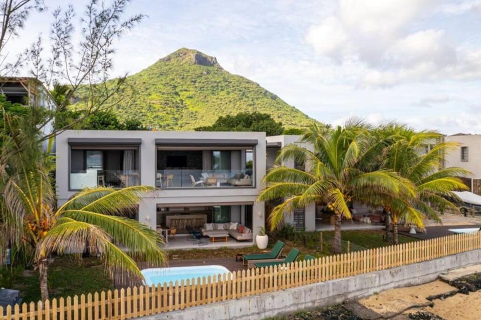 Property building, Garden, Mountain view