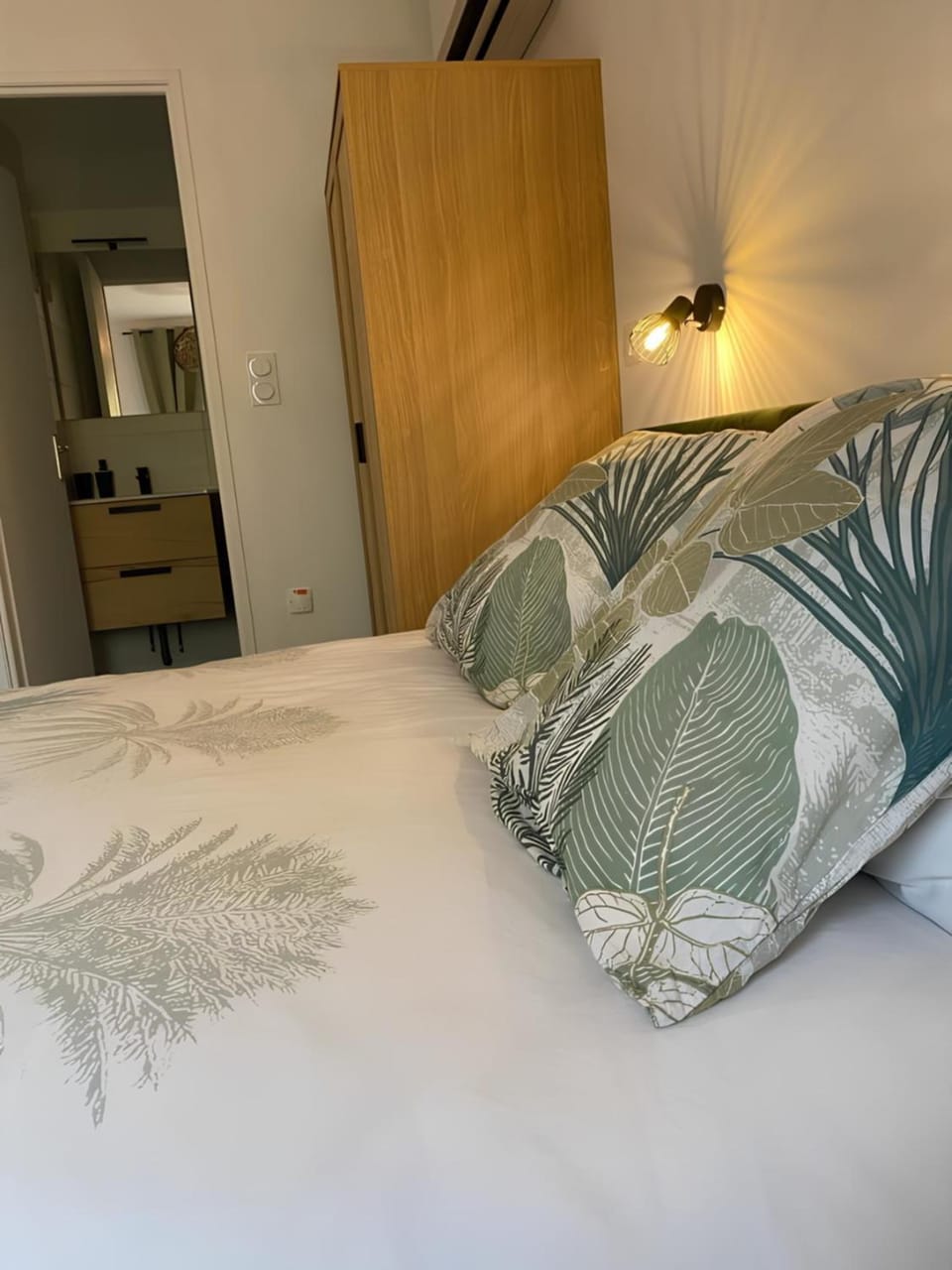 Bed, Bedroom, wardrobe