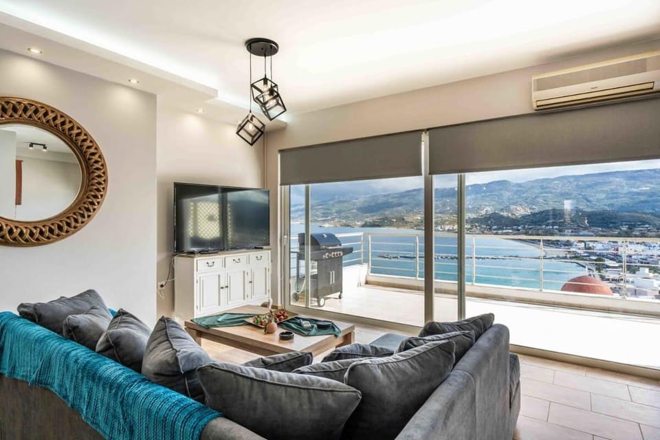 TV and multimedia, Seating area, Sea view, air conditioner