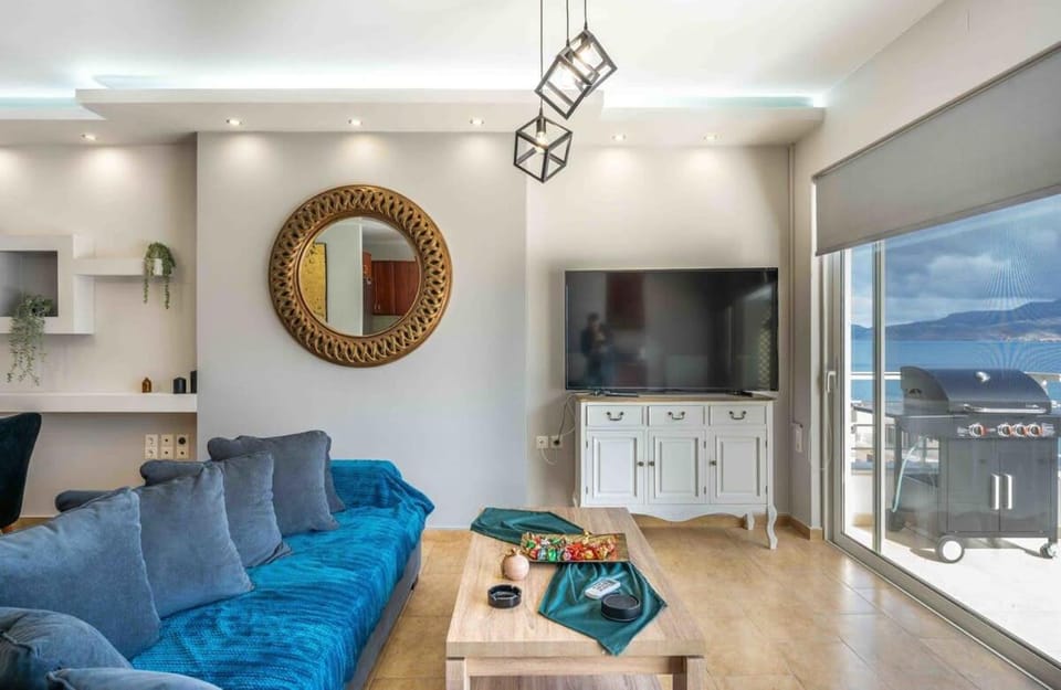 TV and multimedia, Living room, Seating area, Evening entertainment, Sea view