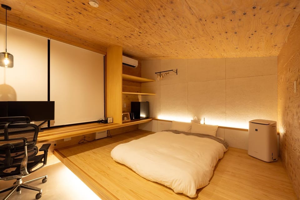 Bed, Photo of the whole room, Bedroom, air conditioner