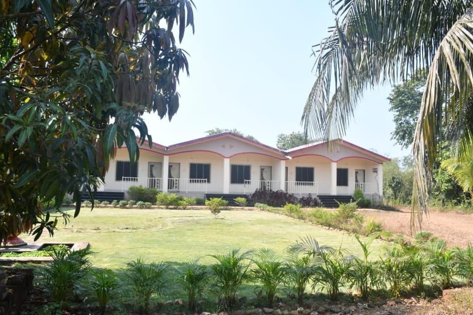 Property building, Natural landscape, Garden, Garden view