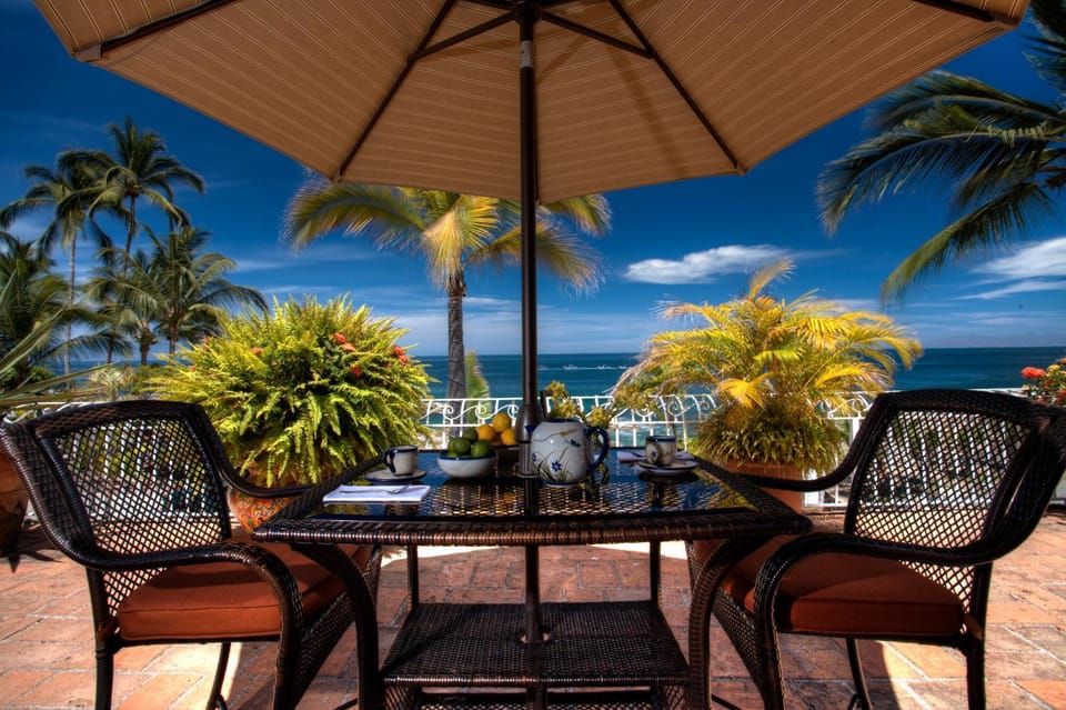 Patio, Seating area, Dining area