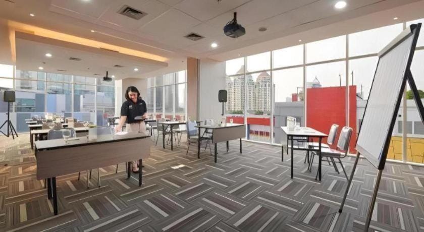 HI HOTEL SENEN Hotel in Jakarta