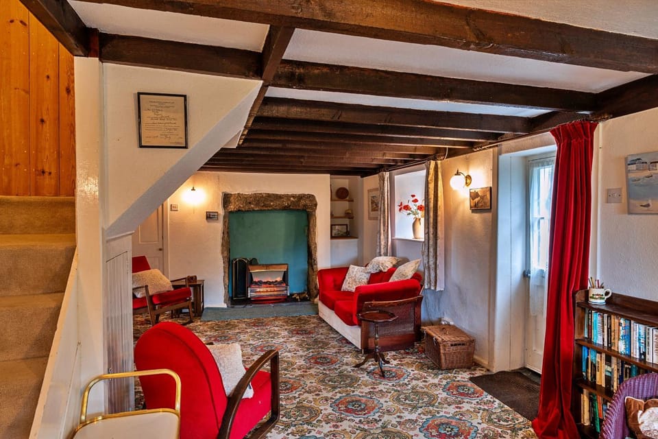 Communal lounge/ TV room, Living room, Seating area, flat iron