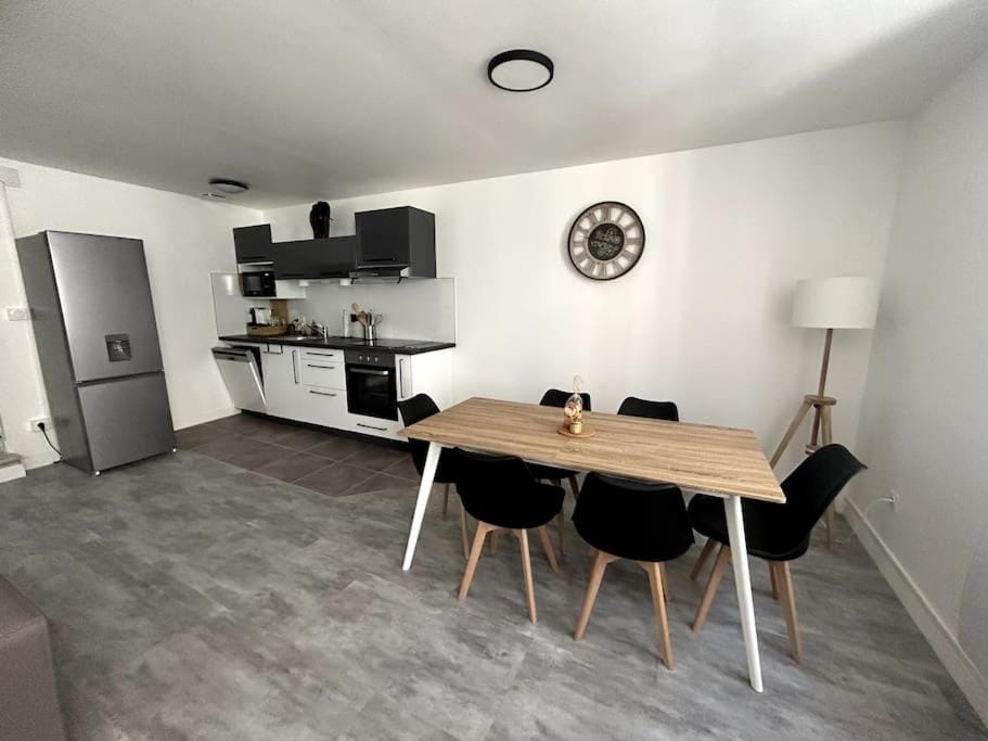 Hyper Centre Cahors Parking + Calme + 50m du blvrd Apartment in Cahors