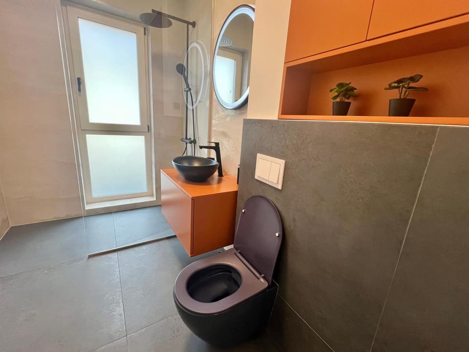 Toilet, Bathroom