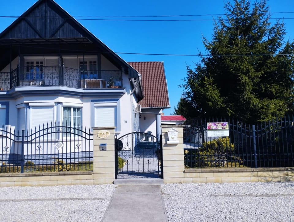 Viola Apartmanok Bogács Apartment in Slovakia