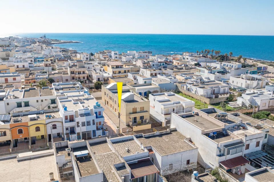 Day, Natural landscape, Bird's eye view, City view, Sea view, Street view, Location