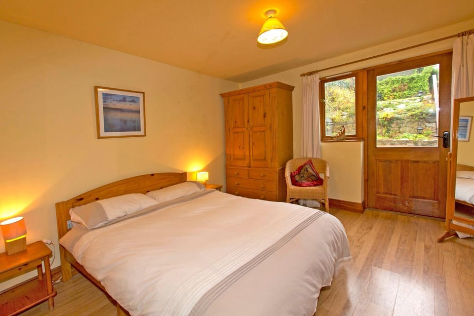 Bed, Bedroom, wardrobe