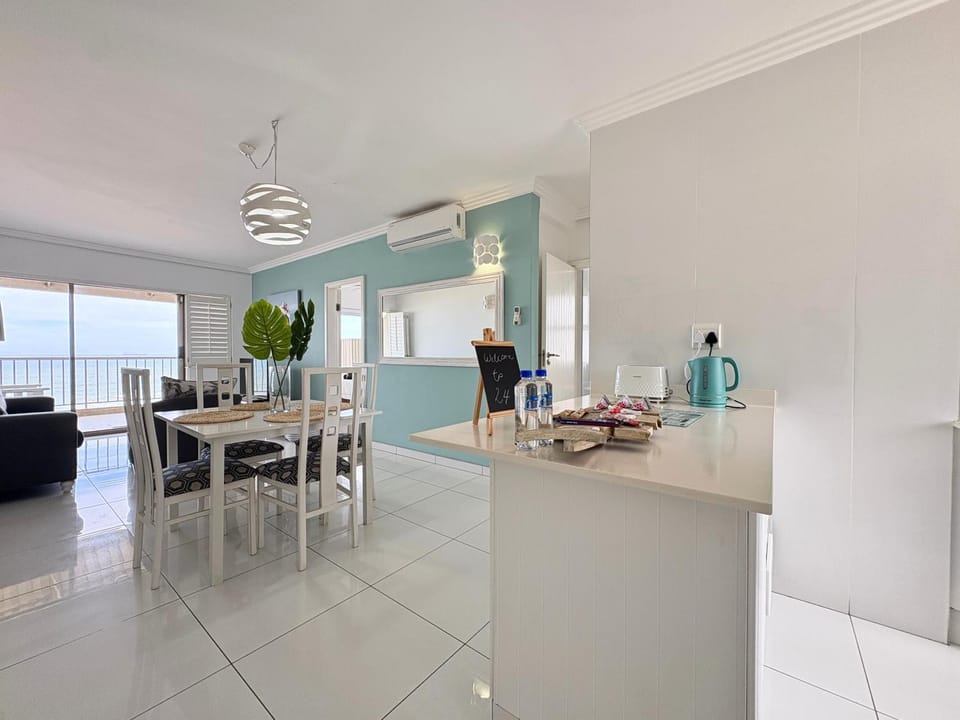 Day, Kitchen or kitchenette, Living room, Lounge or bar, Seating area, Dining area, Sea view, Sea view, Seasons, Sunrise, Sunset, internet, internet, microwave, toaster, toaster, air conditioner, air conditioner