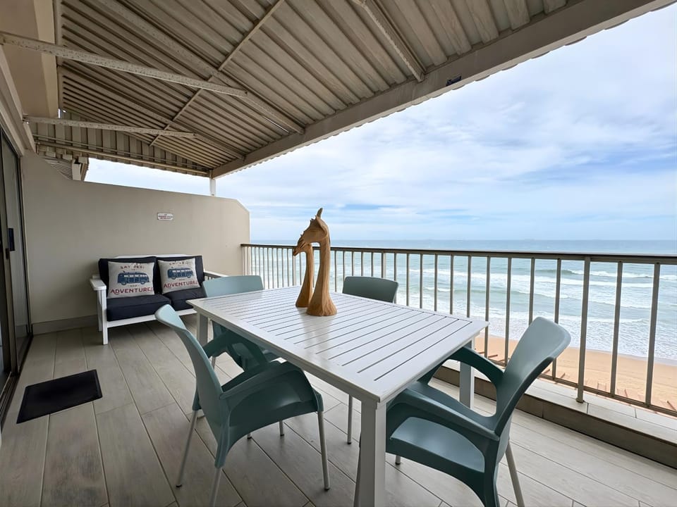 Patio, Spring, Day, Natural landscape, Summer, View (from property/room), Balcony/Terrace, Seating area, Dining area, Beach, Beach, Sea view, Sunrise, Sunset