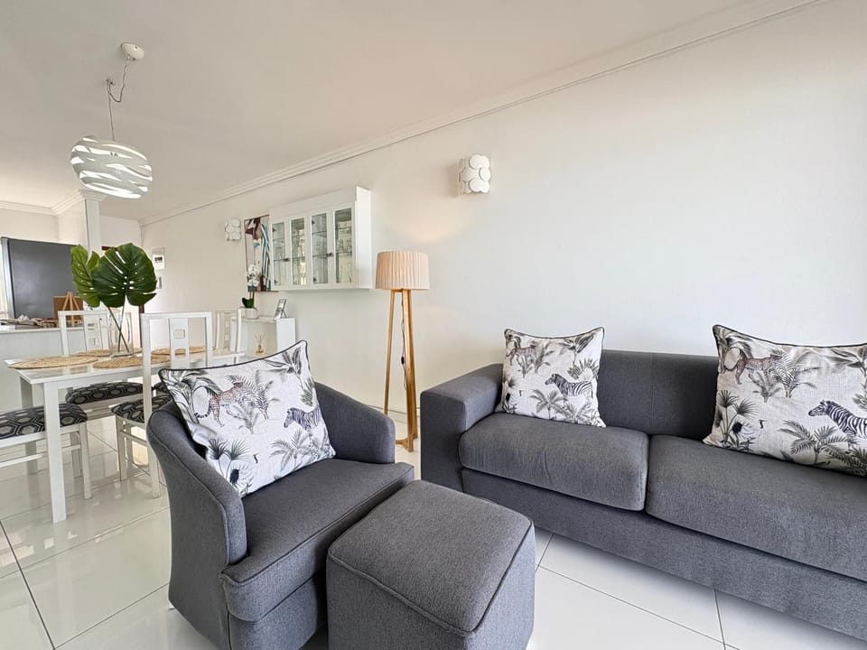 Living room, Lounge or bar, Seating area, Dining area, children, young children, young children, older children, older children, Family, Family, furniture, furniture, internet, internet, air conditioner, air conditioner
