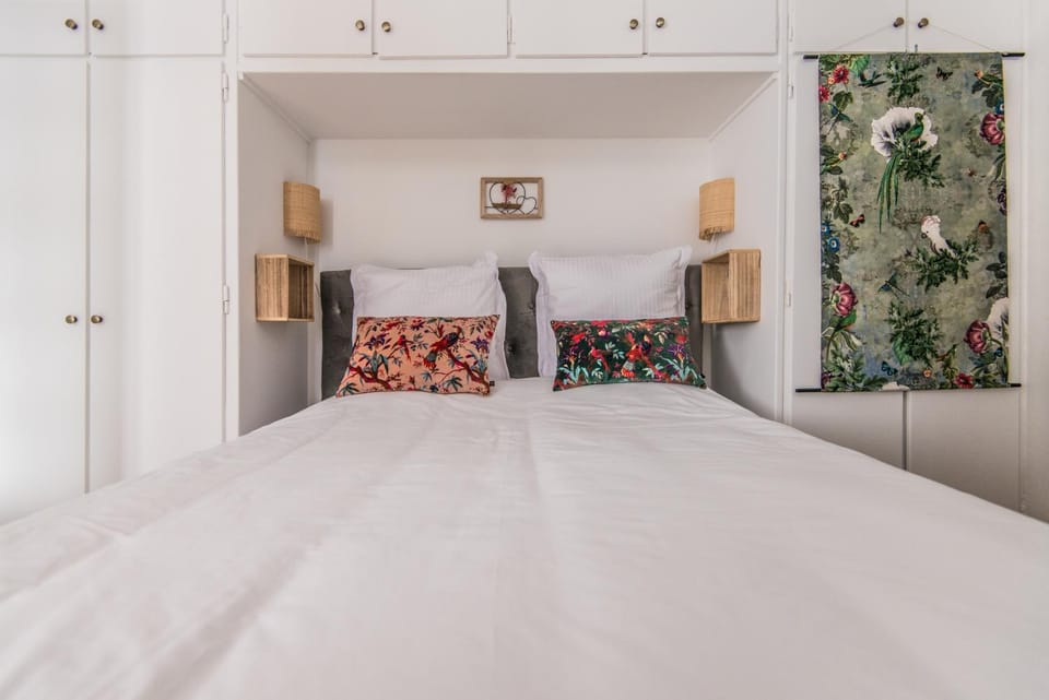 Bed, wardrobe