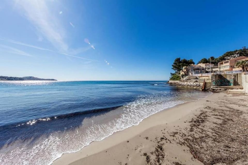 Vue Mer sur l'isthme plage à 2 min. Arrivée H24 Apartment in La Seyne-sur-Mer