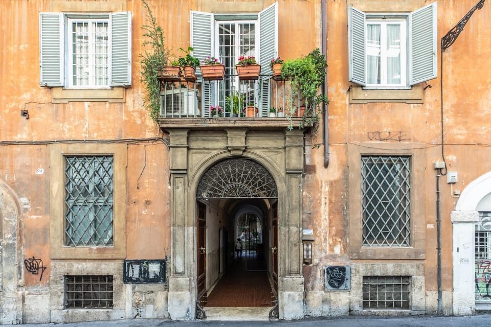 Facade/entrance