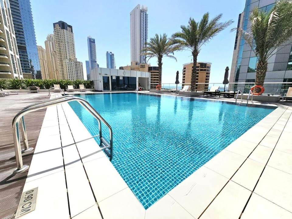Pool view, Swimming pool, sunbed