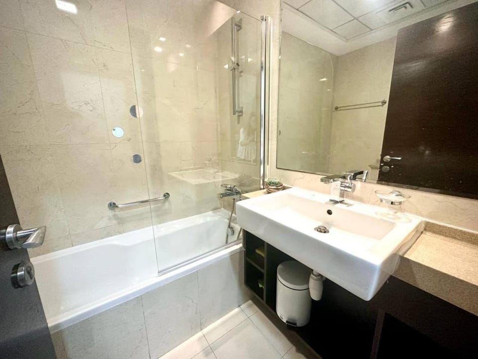 Shower, Bathroom, Bath, towels