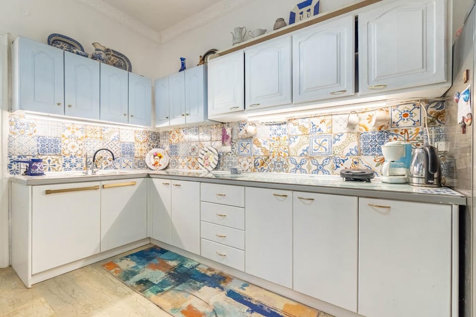 Kitchen or kitchenette, Living room