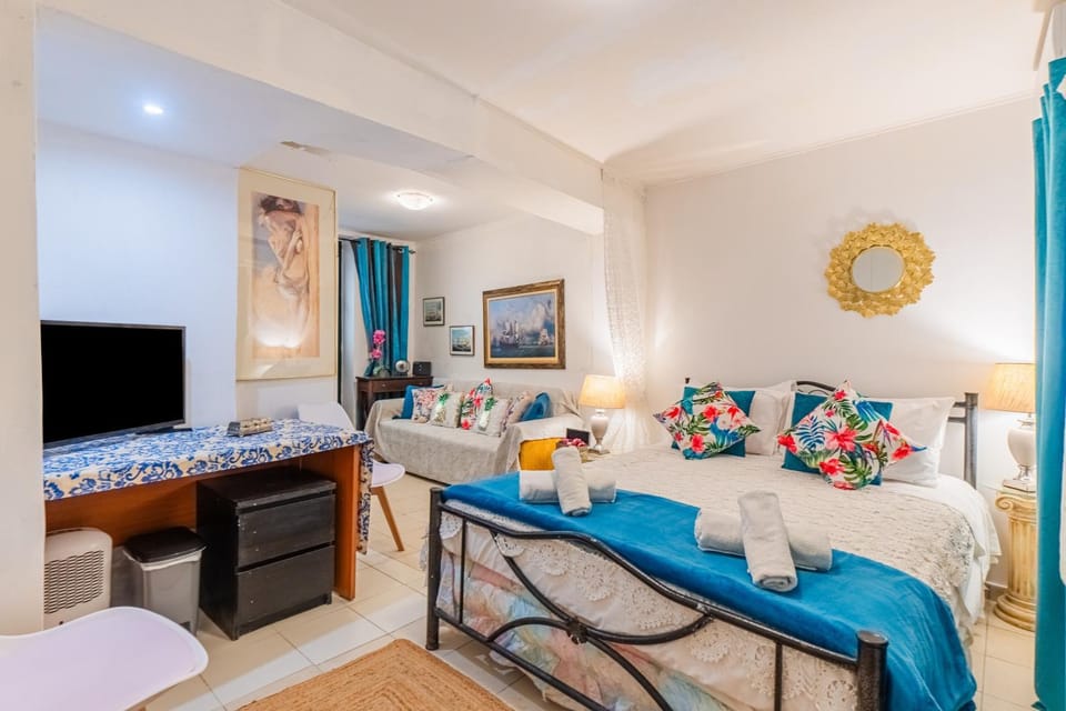 Property building, Living room, Bedroom