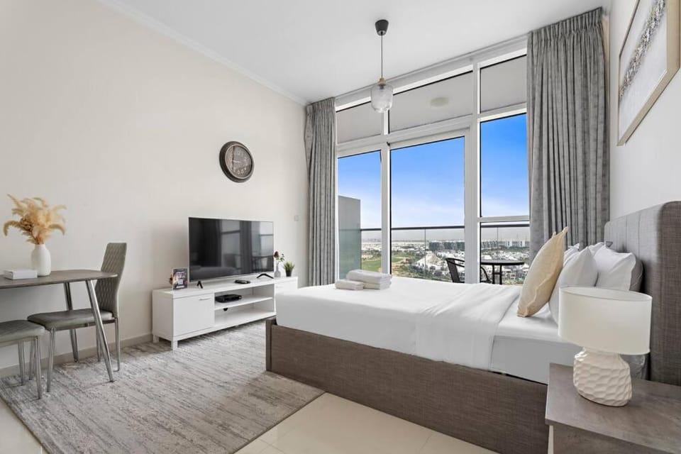 Cozy Studio in Damac Hills Apartment in Dubai