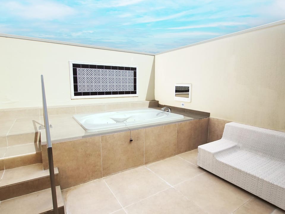 Hotel FirstWood 成田店 Love hotel in Narita