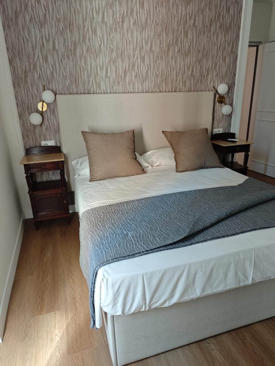 Maison Romana Trastevere Suites Bed and Breakfast in Rome