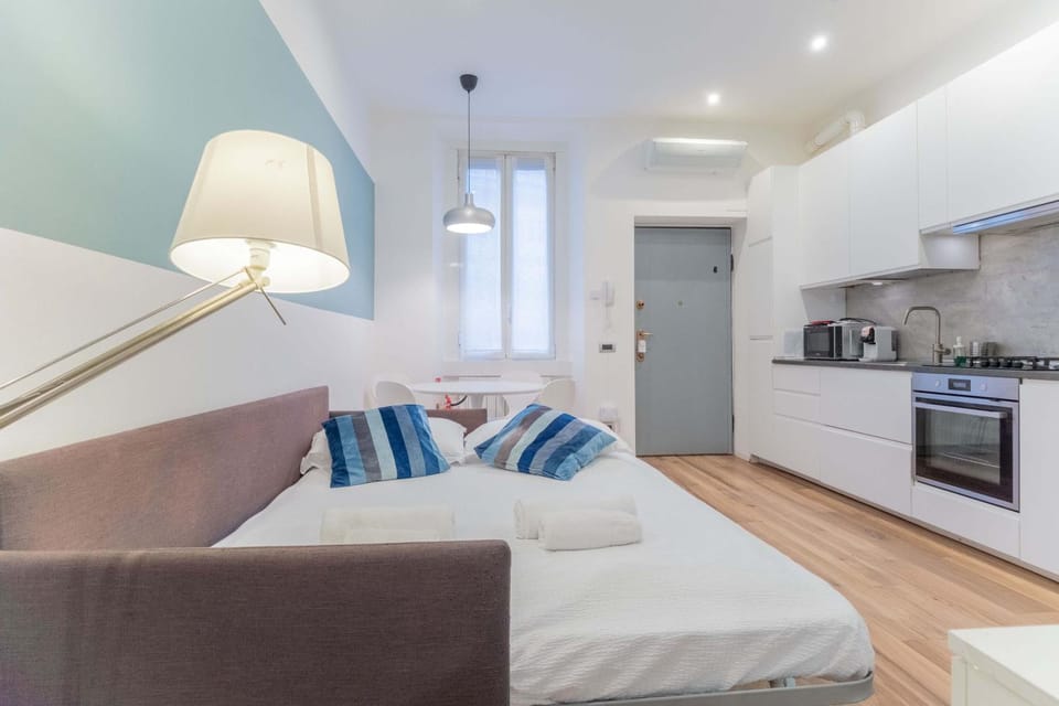 Bed, kitchen