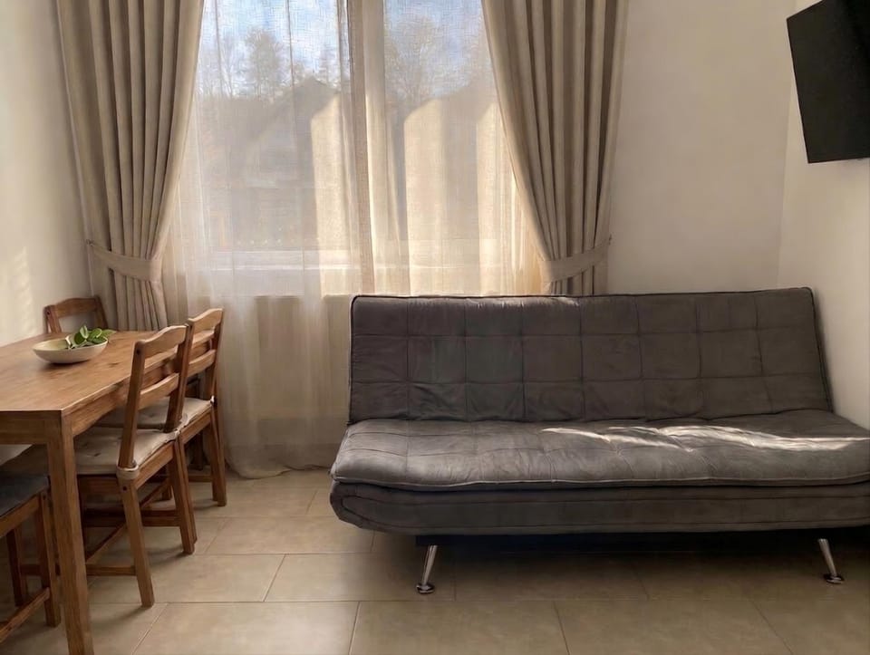 View (from property/room), Seating area, Dining area, Garden view, Lunch, Lunch, furniture