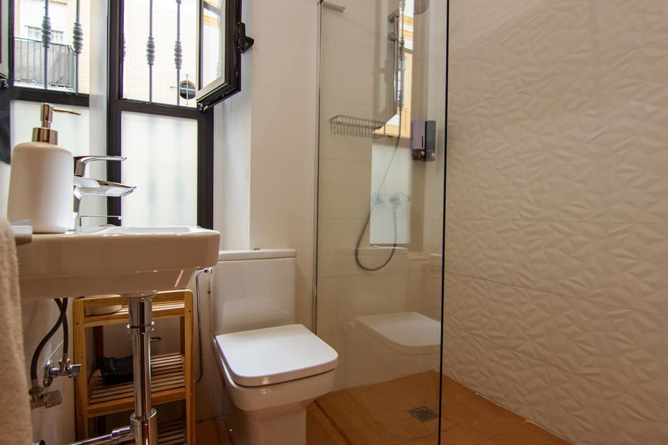 Shower, Toilet, Bathroom