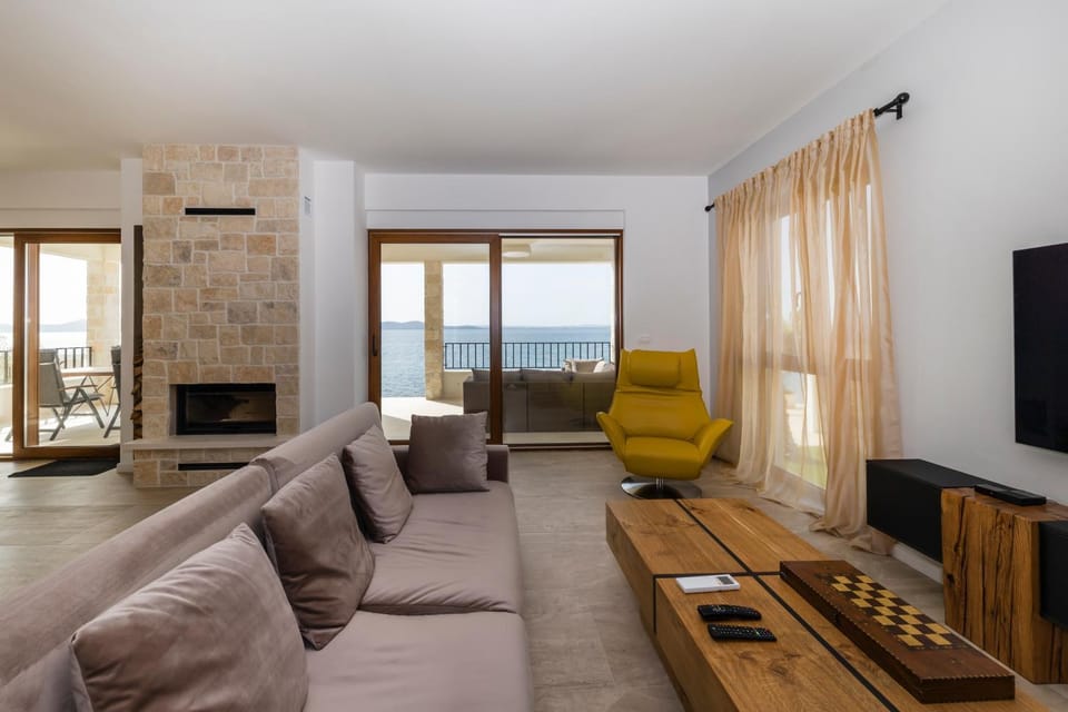Luxury beachfront villa in Kožino, Zadar with stunning sea views Villa in Zadar County