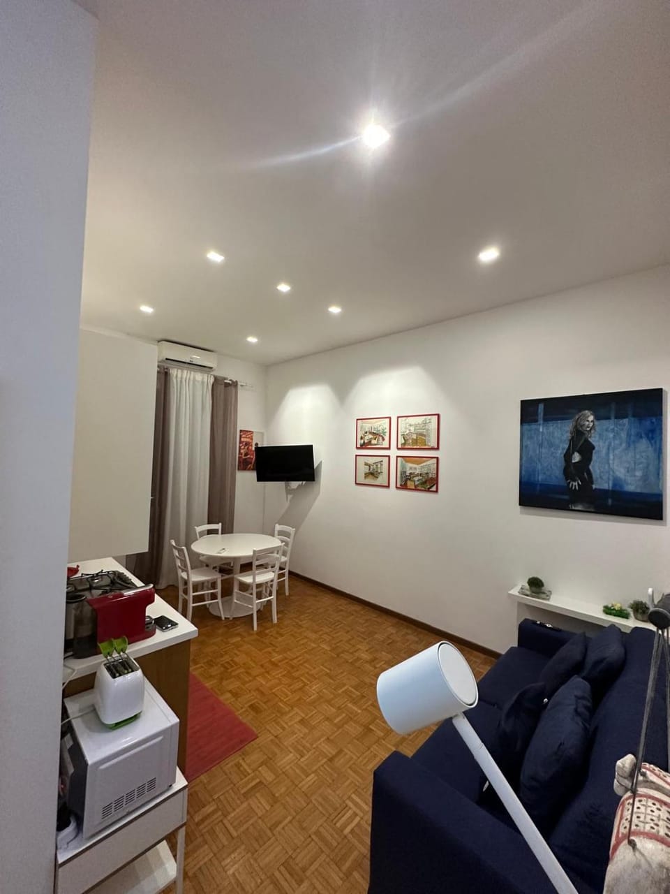 TV and multimedia, Living room, Seating area