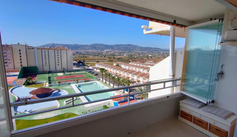 View (from property/room), Tennis court, Mountain view