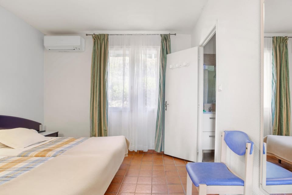 Property building, Living room, Bedroom