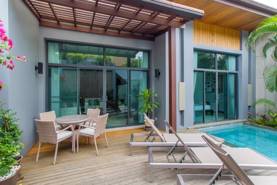 Property building, Patio, Day, Balcony/Terrace, Pool view
